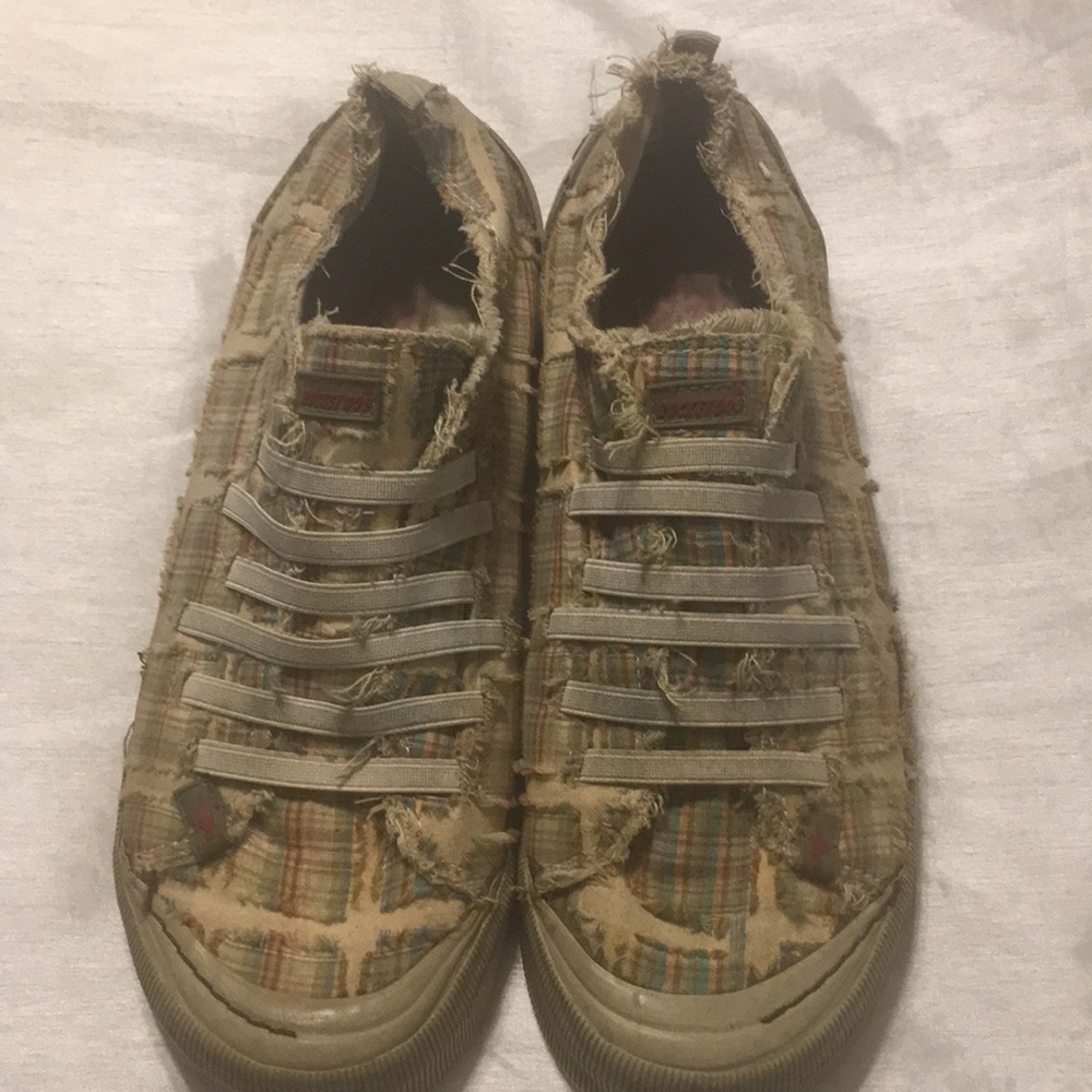 Rocket Dog distressed slip on shoes, size 10!